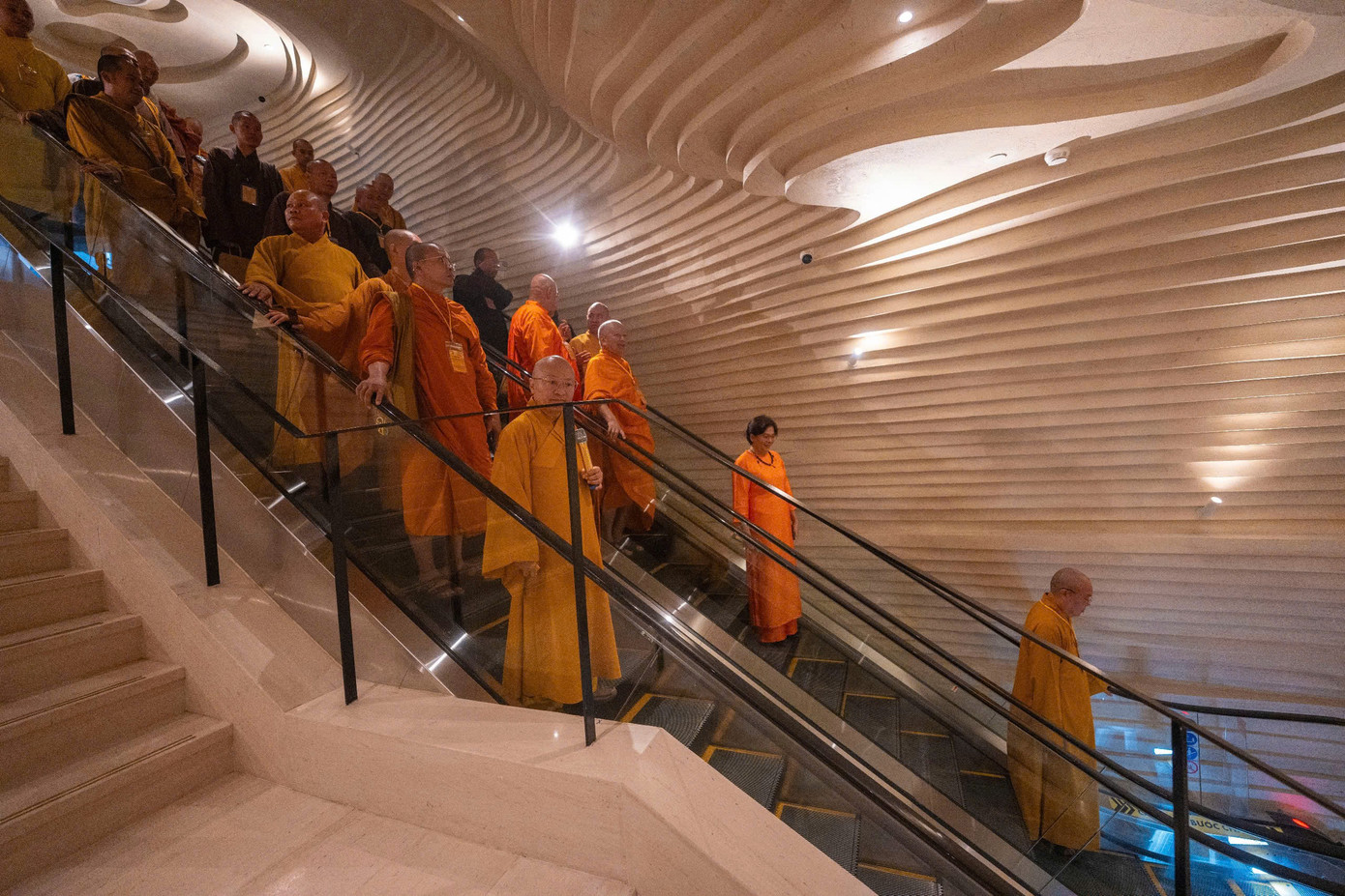 Các đại biểu Vesak 2025 tham quan tại núi Bà Đen. Ảnh: Sun World Ba Den Mountain Các đại biểu Vesak 2025 tham quan tại núi Bà Đen. Ảnh: Sun World Ba Den Mountain