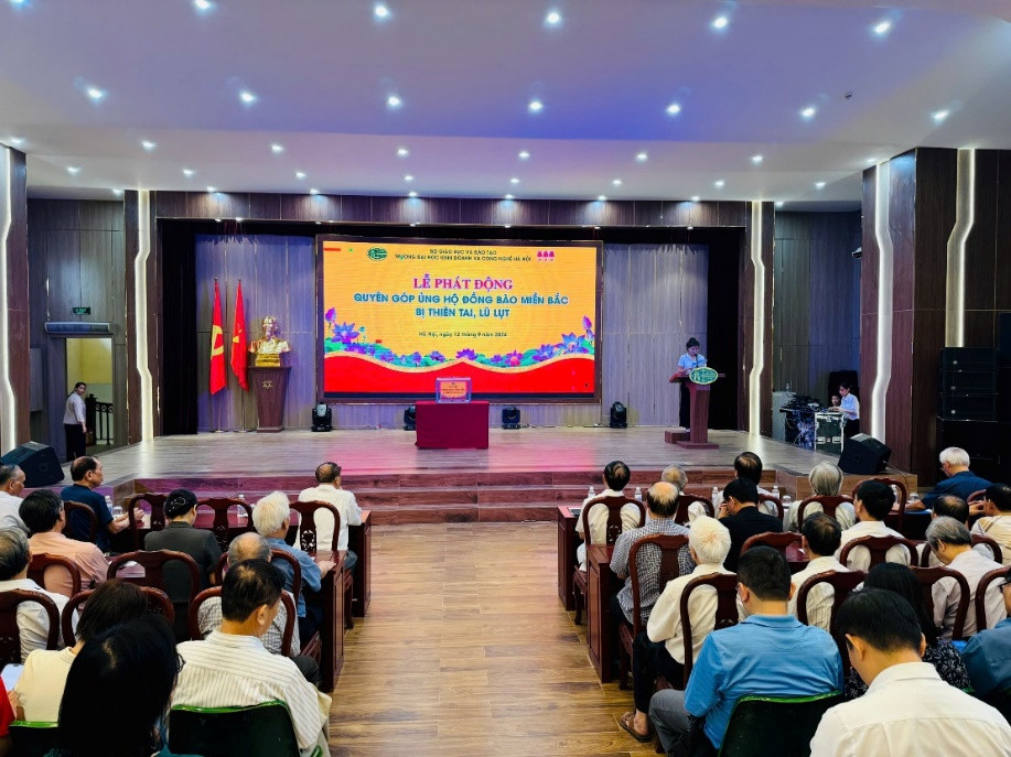 Lễ phát động quyên góp ủng hộ đồng bào miền Bắc bị thiên tai lũ lụt tại trường Đại học Kinh doanh và Công nghệ Hà Nội