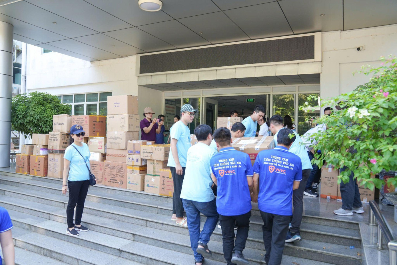 Việc cần làm trước mắt là đảm bảo sức khỏe cho người dân vùng bị thiệt hại sau bão Yagi.