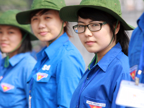 Dìm mình hàng giờ đồng hồ trong ánh nắng