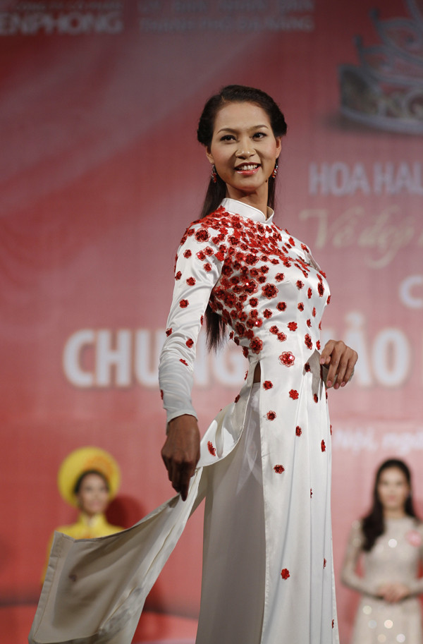 Dương THị Dung. SBD 009