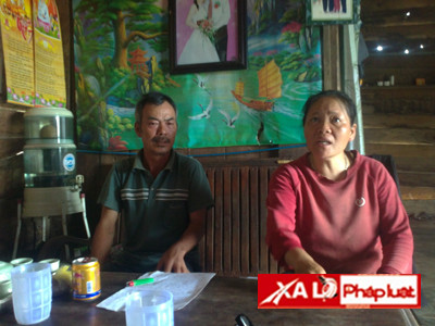 Vợ chồng bà Xoa thuật lại câu chuyện.