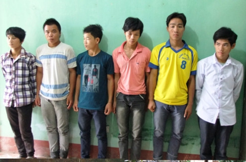 Nhóm cướp bị bắt giữ khi đang mang tài sản đi tiêu thụ. Ảnh: Thái Thanh. Nhóm cướp bị bắt giữ khi đang mang tài sản đi tiêu thụ. Ảnh: Thái Thanh