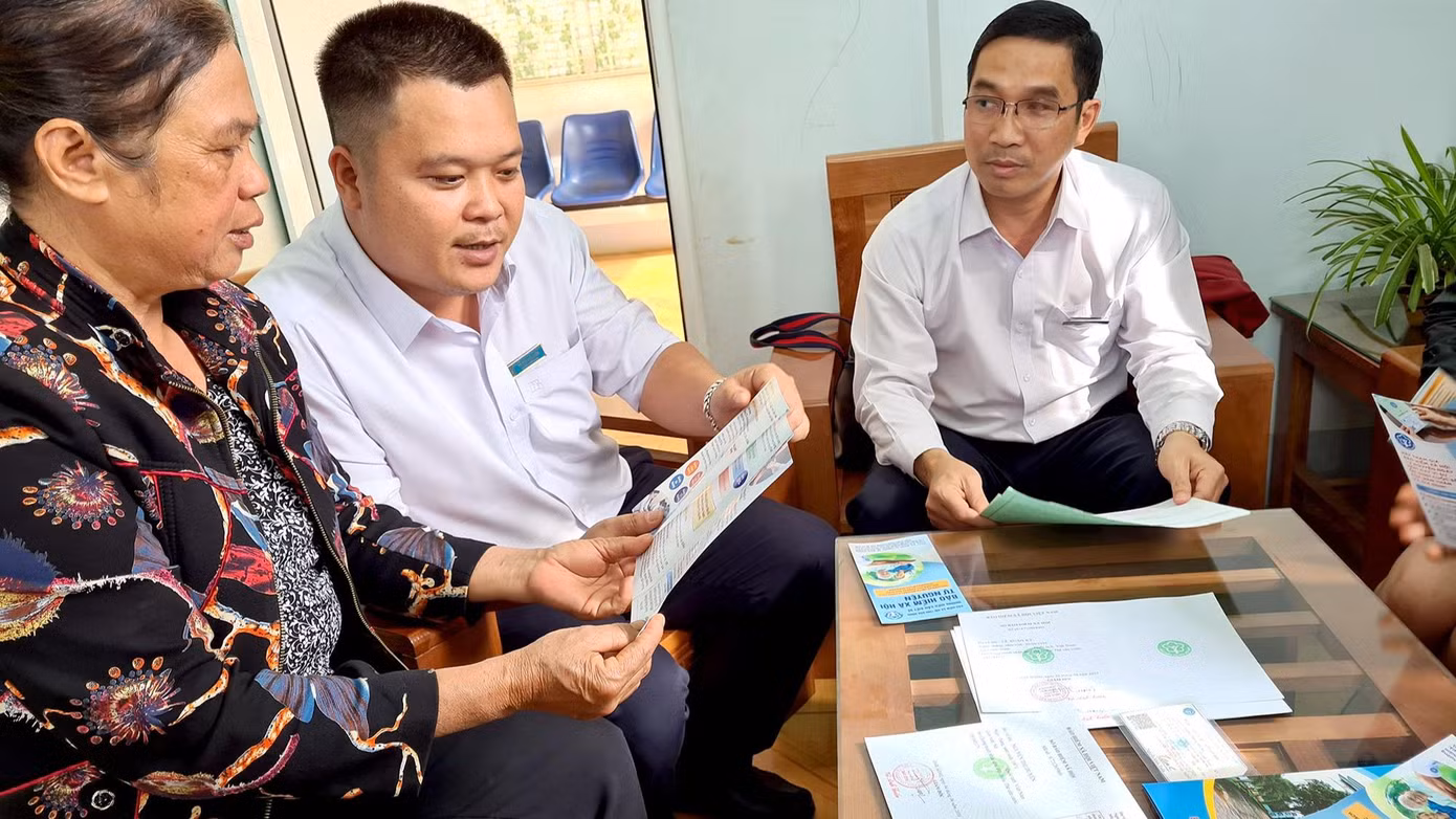 Dự thảo Luật BHXH sửa đổi bổ sung nhóm người hoạt động không chuyên trách cấp thôn, tổ dân phố tham gia BHXH bắt buộc. (Ảnh minh hoạ: PT).
