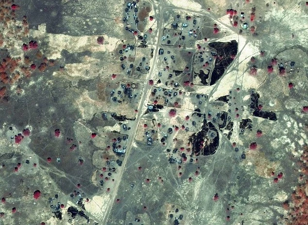 Khoảng 300 ngôi nhà lớn tại làng Tajalei, khu vực Abyei, Sudan bị cháy vào tháng tám năm 2011. Ảnh : DigitalGlobe