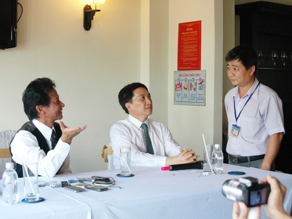 Thanh tra văn hóa kiểm tra giấy phép họp báo sô diễn Chế Linh