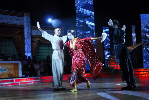 Điệu nhảy của Thu Phương và Tisho có lẽ là phần trình diễn công phu và mới lạ nhất trong đêm thi thứ 2