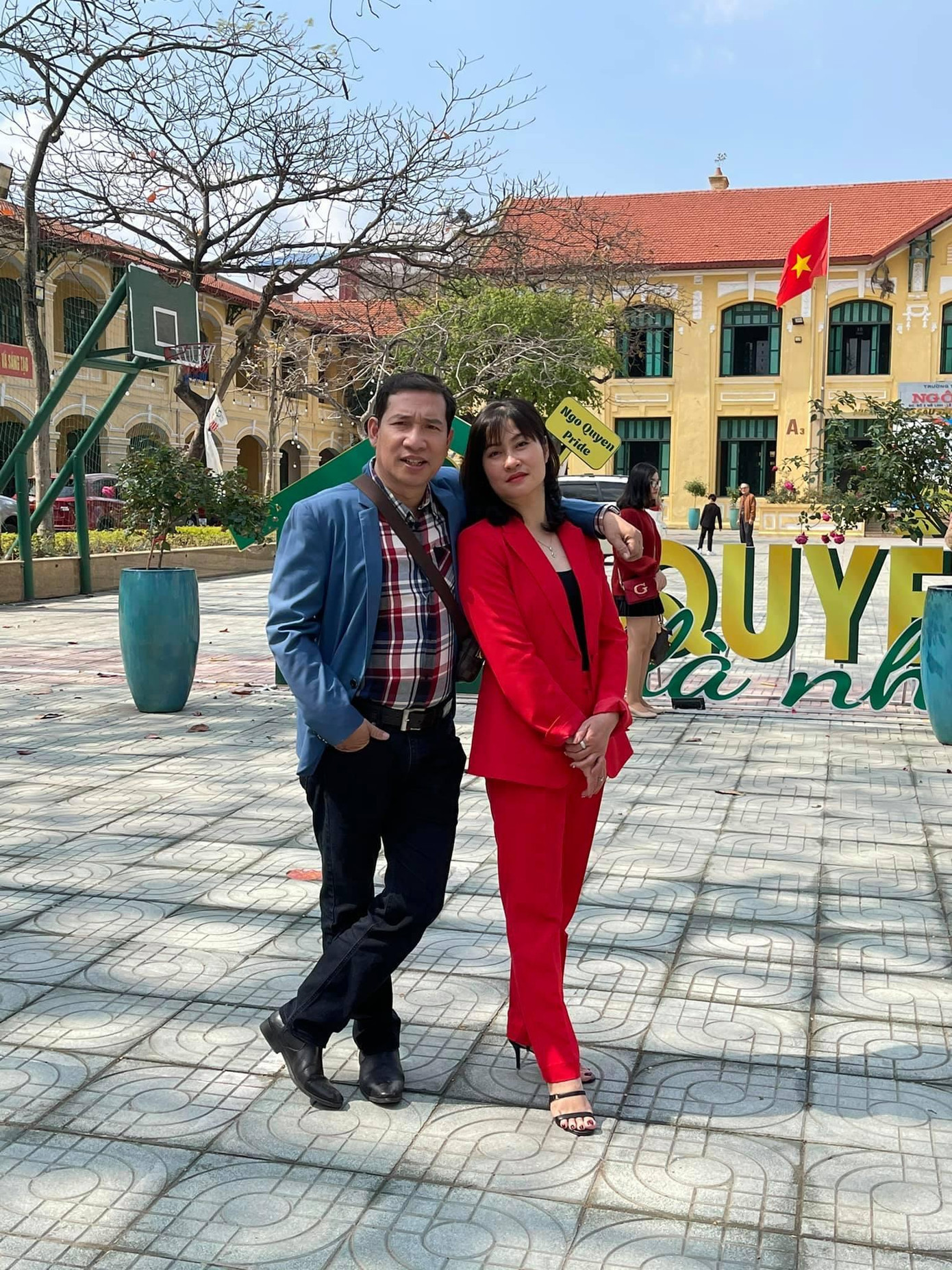 Quang Thắng và vợ kém anh 11 tuổi Quang Thắng và vợ kém anh 11 tuổi