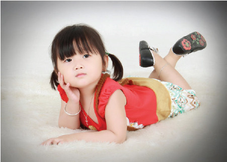 Con là Trần Ngọc Minh Nhi, con được 3 tuổi nhưng con đã mong ước rằng lớn lên con được làm người mẫu. Vì vậy con luôn nói với mẹ rằng “Mẹ ơi con ăn nhiều mau lớn xinh đẹp để làm người mẫu ha mẹ”. . Con là Trần Ngọc Minh Nhi, con được 3 tuổi nhưng con đã mong ước rằng lớn lên con được làm người mẫu. Vì vậy con luôn nói với mẹ rằng “Mẹ ơi con ăn nhiều mau lớn xinh đẹp để làm người mẫu ha mẹ”.