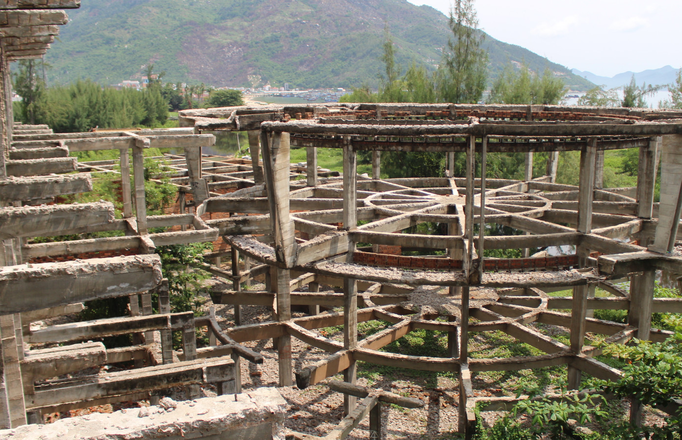 Dự án khách sạn 5 sao bỏ hoang hơn 30 năm thành điểm hút chích ma tuý ảnh 6