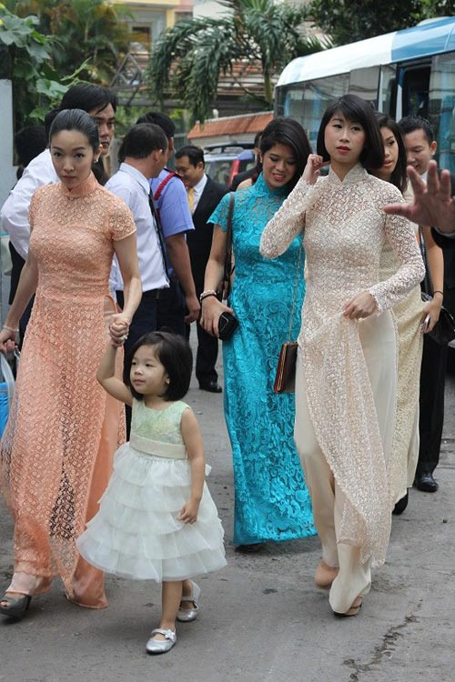 Rất nhiều quan khách đã tới dự