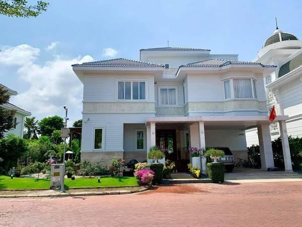 Căn biệt thự mới của gia đình Di Băng Căn biệt thự mới của gia đình Di Băng