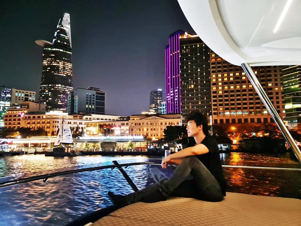 Nathan Lee nổi tiếng giàu có. Nathan Lee nổi tiếng giàu có.