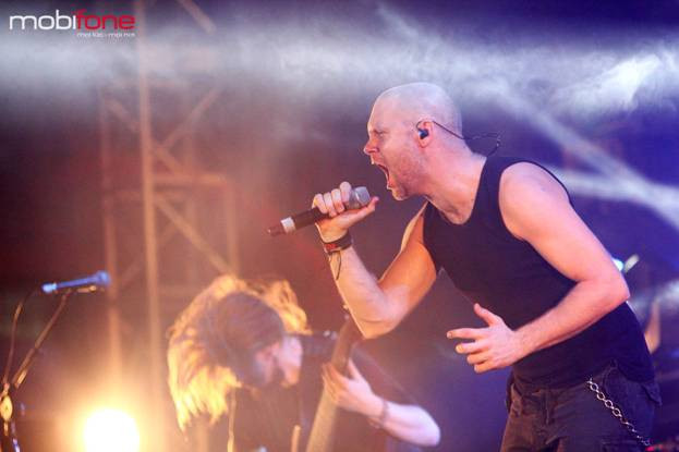 Andromeda đã xuất hiện đầy máu lửa trên sân khấu RockStorm 2013