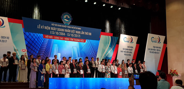 Sản phẩm giả da Rạng Đông được vinh danh nhân ngày Doanh nhân Việt Nam ảnh 2