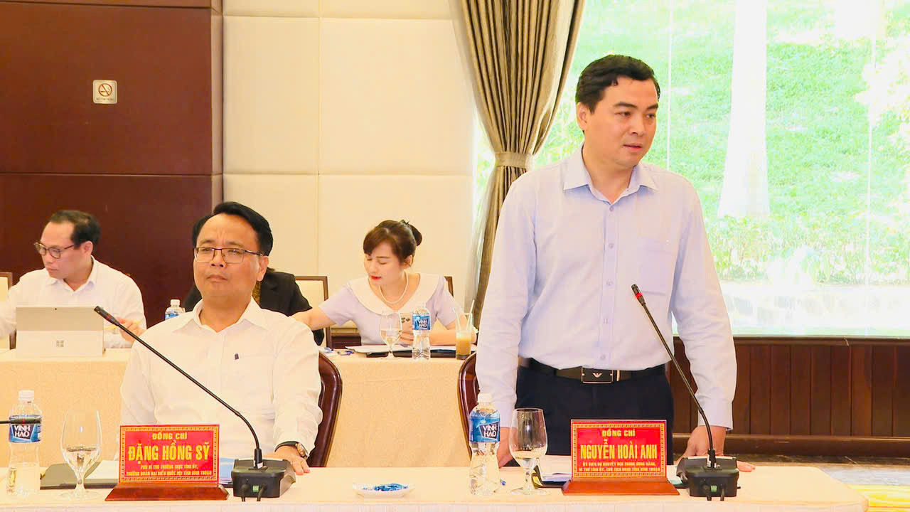Bí thư Tỉnh ủy Bình Thuận Nguyễn Hoài Anh phát biểu tại buổi làm việc