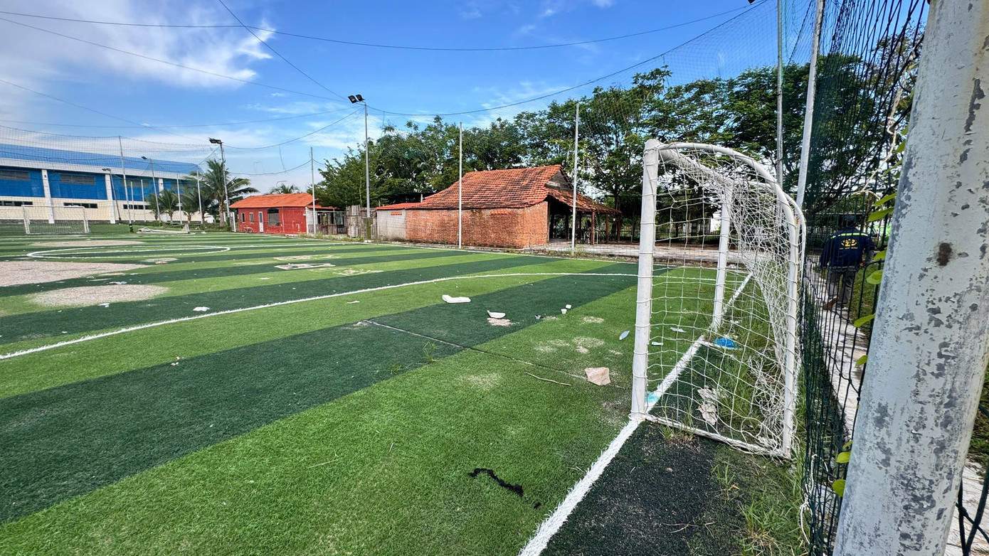 Sân cỏ nhân tạo nơi xảy ra vụ việc