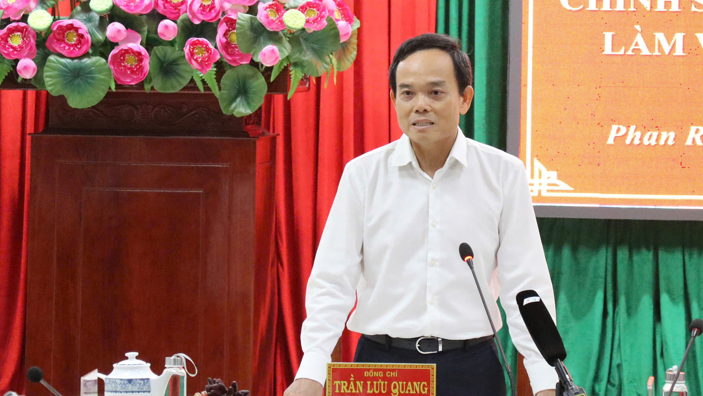 Trưởng Ban Chính sách, Chiến lược Trung ương Trần Lưu Quang làm việc với lãnh đạo tỉnh Ninh Thuận. Trưởng Ban Chính sách, Chiến lược Trung ương Trần Lưu Quang làm việc với lãnh đạo tỉnh Ninh Thuận.