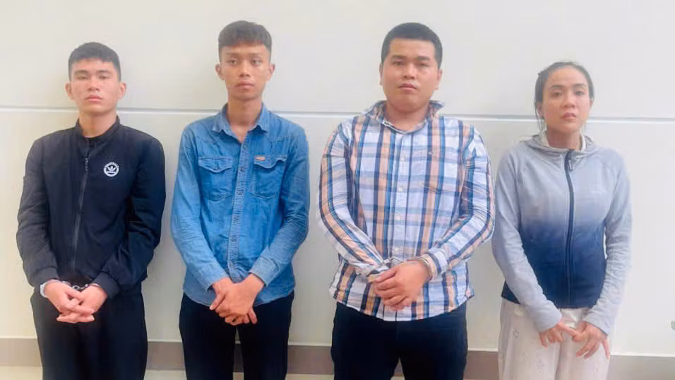 Các đối tượng liên quan đến hành vi bắt giữ người trái pháp luật. Ảnh: CACC