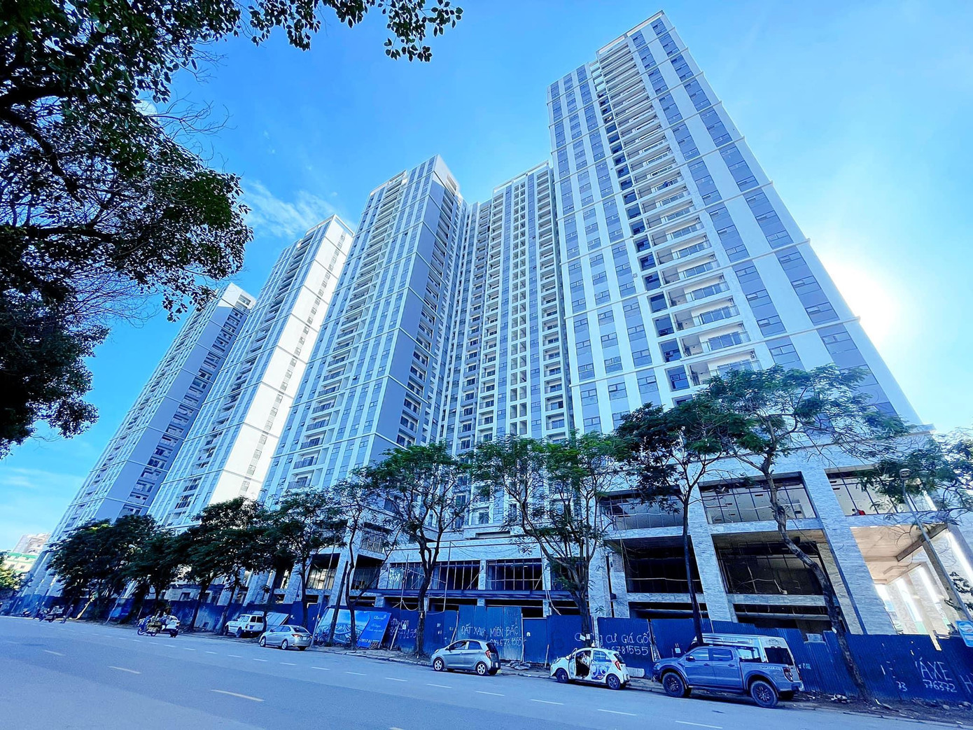 Mặc dù tình hình chung của thị trường BĐS trong tháng 8 khá ảm đảm nhưng giá chung cư ở hai thành phố lớn là Hà Nội và TP. HCM vẫn liên tục tăng. Mặc dù tình hình chung của thị trường BĐS trong tháng 8 khá ảm đảm nhưng giá chung cư ở hai thành phố lớn là Hà Nội và TP. HCM vẫn liên tục tăng.