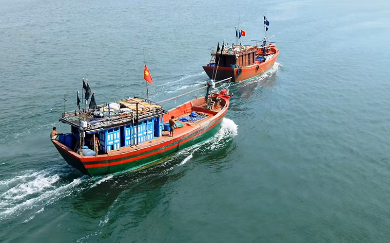 Huy động lực lượng tìm kiếm các ngư dân trôi dạt trên biển (Ảnh minh hoạ). Huy động lực lượng tìm kiếm các ngư dân trôi dạt trên biển (Ảnh minh hoạ).