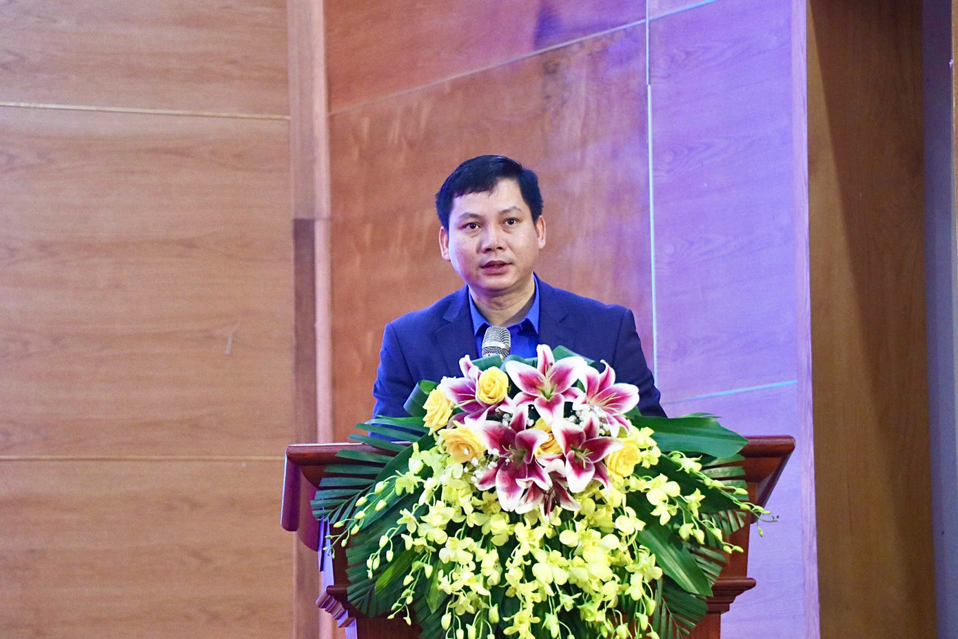 Anh Đặng Đại Bàng - Bí thư Tỉnh Đoàn Quảng Bình phát biểu khai mạc hội nghị.