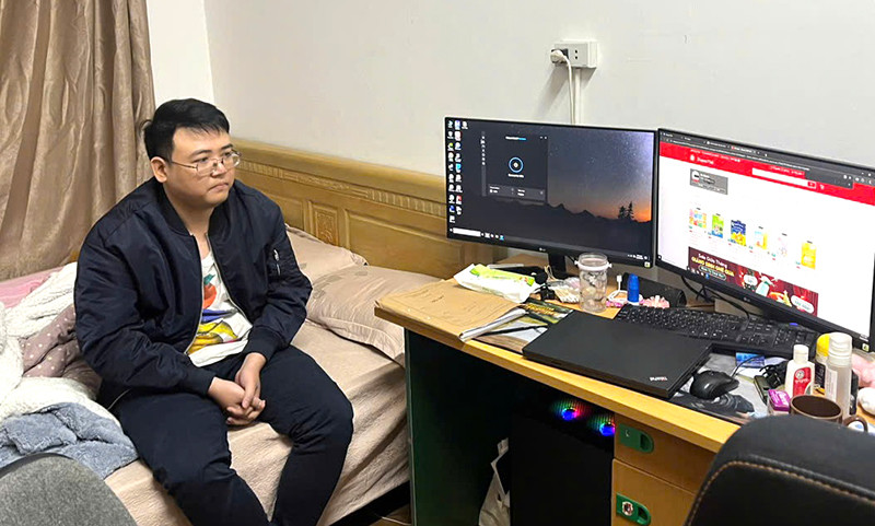 Đối tượng Vũ Đức Giang ở TP. Hà Nội - "mắt xích" trong đường dây lừa đảo. Đối tượng Vũ Đức Giang ở TP. Hà Nội - "mắt xích" trong đường dây lừa đảo.