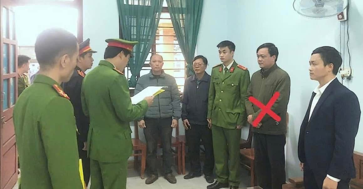 Cơ quan chức năng tống đạt lệnh bắt đối với Cường.