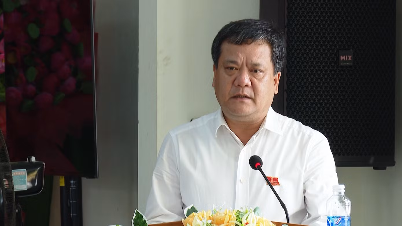 Ông Trần Phong có học vị thạc sỹ kinh tế và kinh qua nhiều chức vụ. Ông Trần Phong có học vị thạc sỹ kinh tế và kinh qua nhiều chức vụ.
