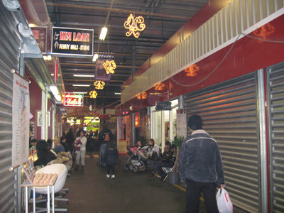 Một góc chợ làm móng tay ở Hà Lan - nơi có nhiều người Việt mưu sinh. Ảnh: KBH