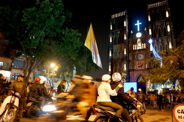 Nhà thờ lớn thường rất nhộn nhịp vào các đêm Giáng sinh