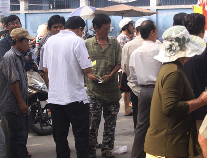 Họ vẫn có đủ nguồn cung với người có nhu cầu, dĩ nhiên với giá... trên trời 