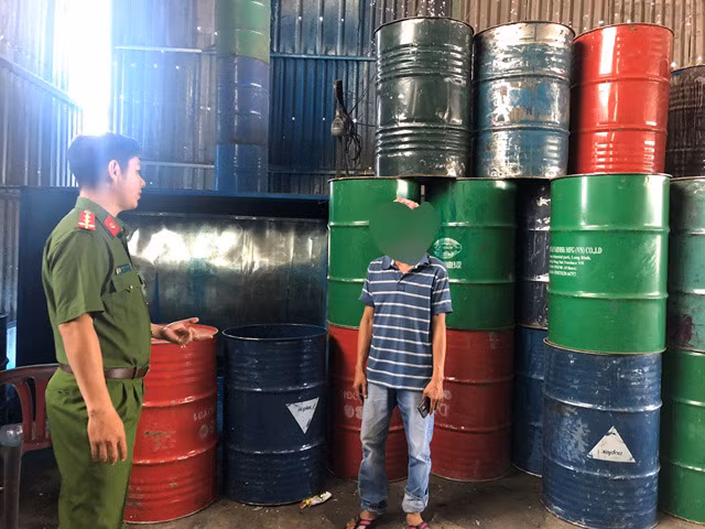 Nghi vấn đường dây tiêu thụ chất thải độc hại ở Bình Dương ảnh 1