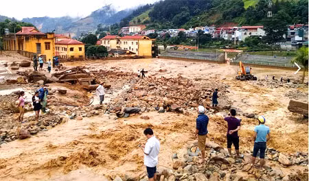 34 người chết, mất tích do mưa lũ kinh hoàng ảnh 1
