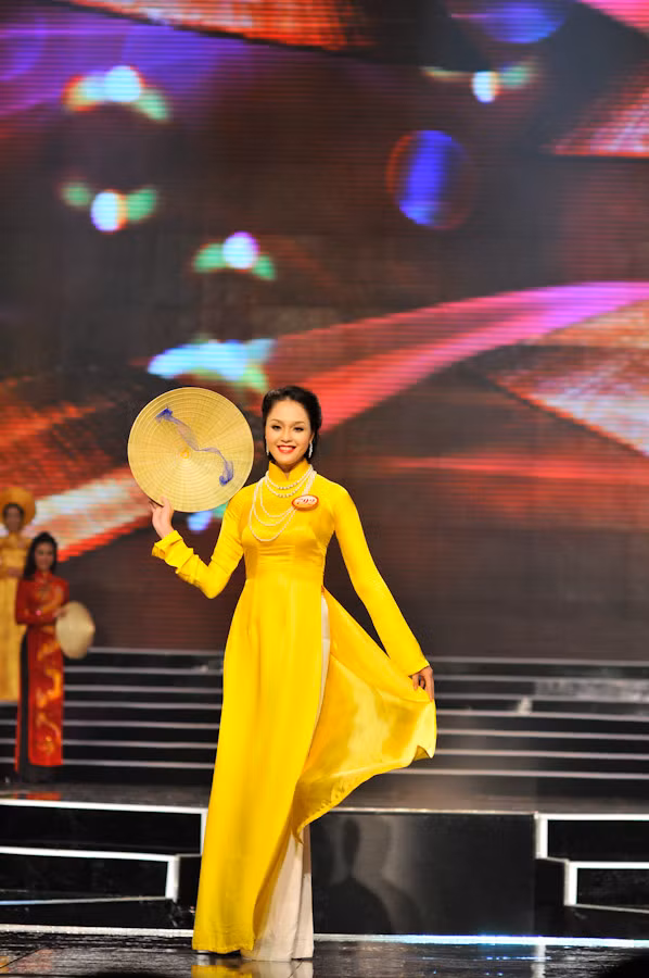 Đỗ Hoàng Anh, thí sinh trẻ tuổi nhất tại cuộc thi, năm nay cô 18 tuổi, Hoàng Anh đến từ Hà Nội