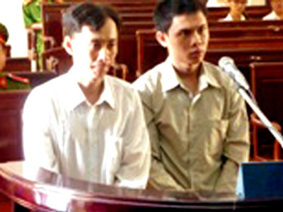 Bị cáo Nguyễn Chí Lâm và Lê Văn Yên tại phiên tòa