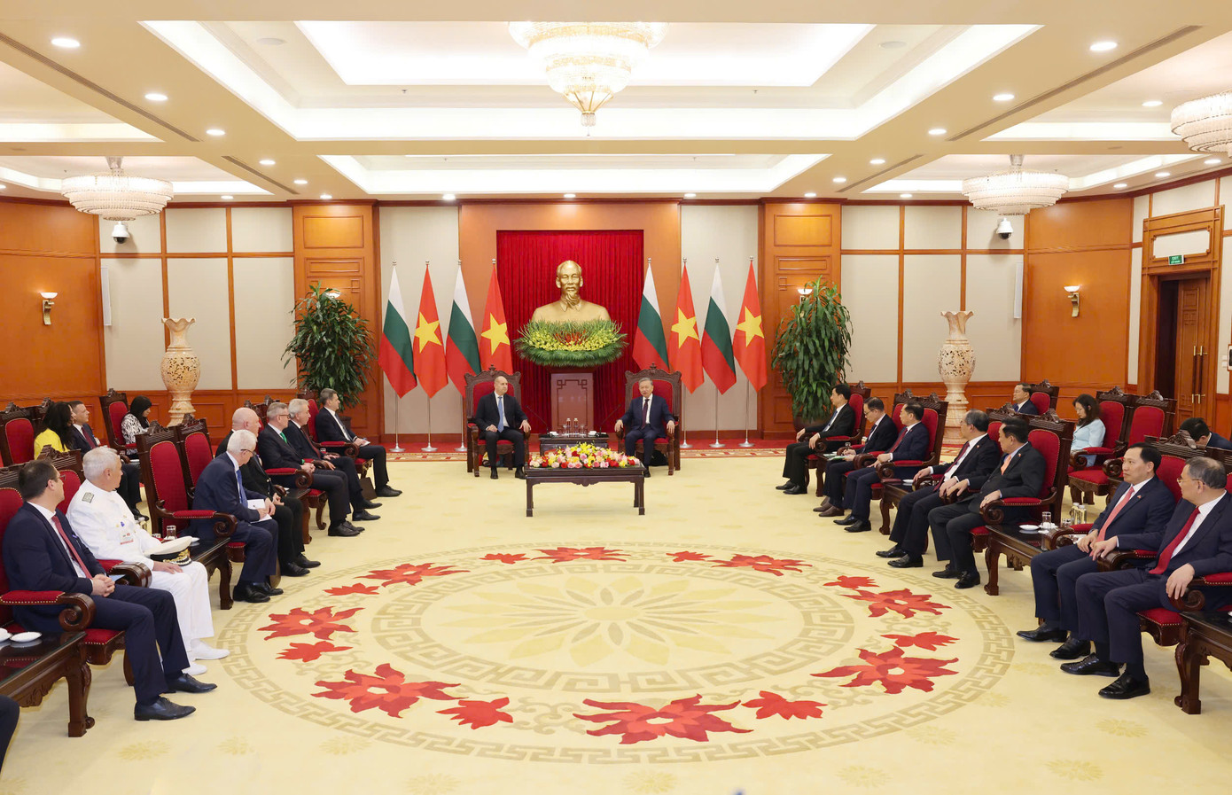 Tổng Bí thư Tô Lâm tiếp Tổng thống Bulgaria Rumen Radev. (Ảnh: Nhật Minh) Tổng Bí thư Tô Lâm tiếp Tổng thống Bulgaria Rumen Radev. (Ảnh: Nhật Minh)