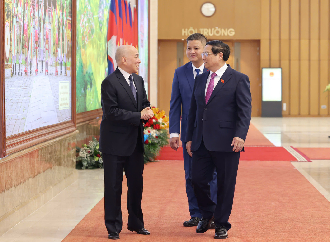 Thủ tướng Chính phủ Phạm Minh Chính tiếp kiến Quốc vương Campuchia Norodom Sihamoni. (Ảnh: Nhật Minh) Thủ tướng Chính phủ Phạm Minh Chính tiếp kiến Quốc vương Campuchia Norodom Sihamoni. (Ảnh: Nhật Minh)