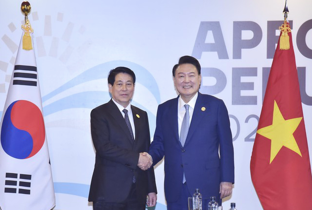 Chủ tịch nước Lương Cường tại cuộc hội kiến Tổng thống Hàn Quốc Yoon Suk Yeol. (Ảnh: TTVN)