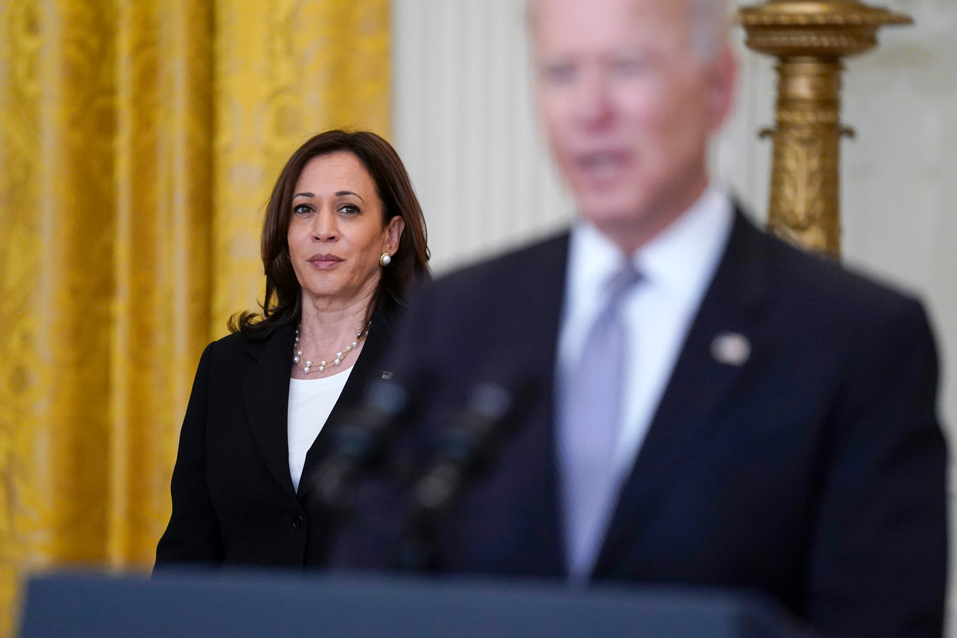 Bà Harris bị chê là không thể hiện sự khác biệt đáng kể so với Tổng thống Joe Biden. (Ảnh: AP)