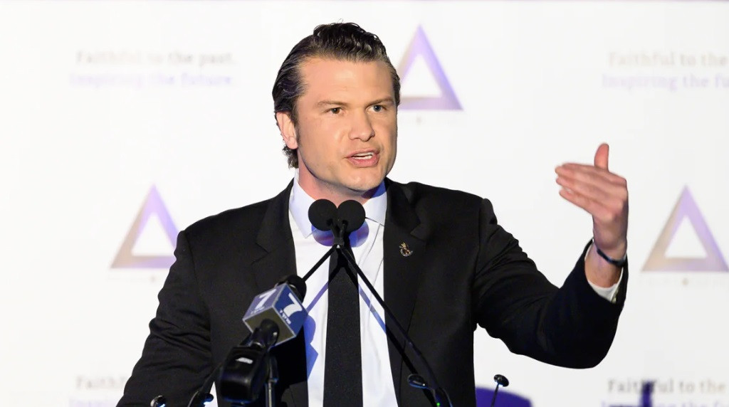 Ông Pete Hegseth khi còn là người dẫn chương trình của Fox News. (Ảnh: Getty)
