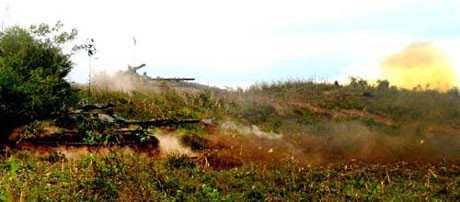 Xe tăng Trung đoàn 409, hỏa lực tăng cường tiêu diệt mục tiêu ngay từ quả đạn đầu. Xe tăng Trung đoàn 409, hỏa lực tăng cường tiêu diệt mục tiêu ngay từ quả đạn đầu