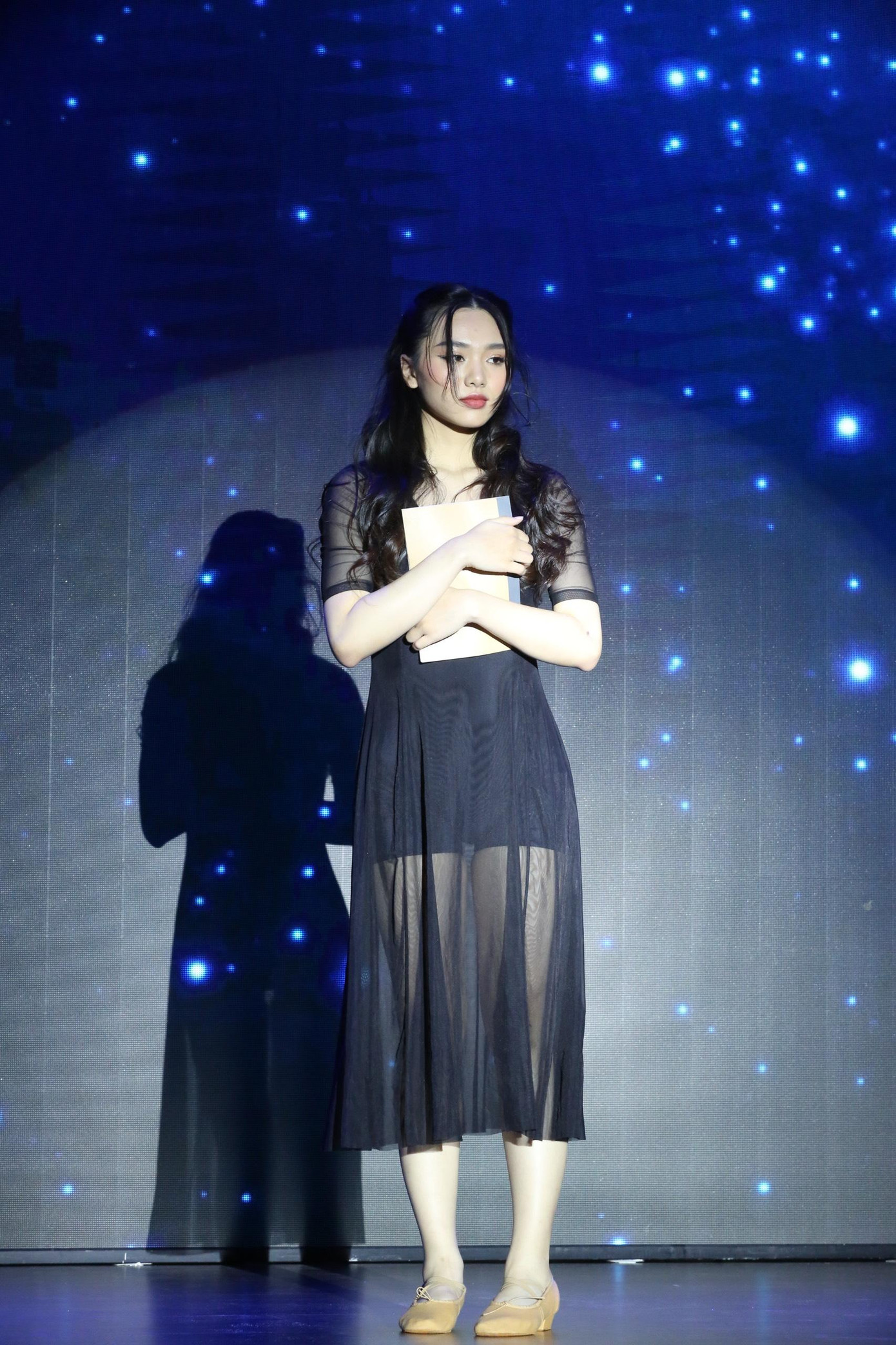 Thí sinh Đinh Khánh Hòa – SBD 088 với tiết mục múa Khi em lớn. Tiết mục gây ấn tượng với phần âm nhạc du dương, xúc động. Kỹ năng múa hiện đại của thí sinh cũng được cho là chuyên nghiệp, duyên dáng, gây ấn tượng với khán giả.