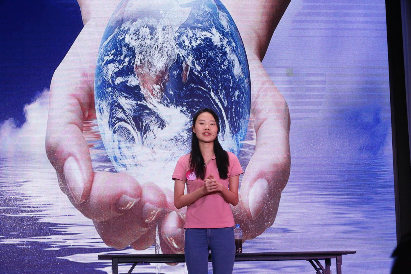 Thuyết trình cũng là tiết mục được nhiều thí sinh lựa chọn. Các vấn đề môi trường, body shaming... là những đề tài được nhiều người đẹp quan tâm.