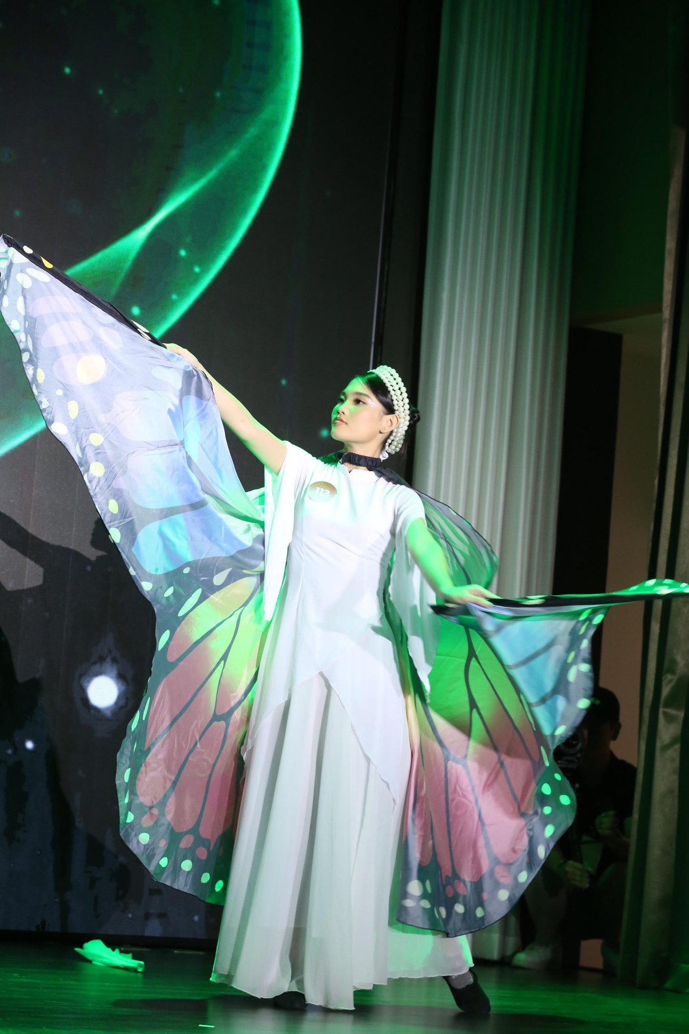 Nguyễn Lê Hoàng Linh – SBD 113 với tiết mục múa Bánh trôi nước. Tiết mục được đầu tư phục trang, âm nhạc, đạo cụ hoành tráng, sôi động. Thí sinh cũng gây ấn tượng với kỹ năng múa thuần thục, đẹp mắt.