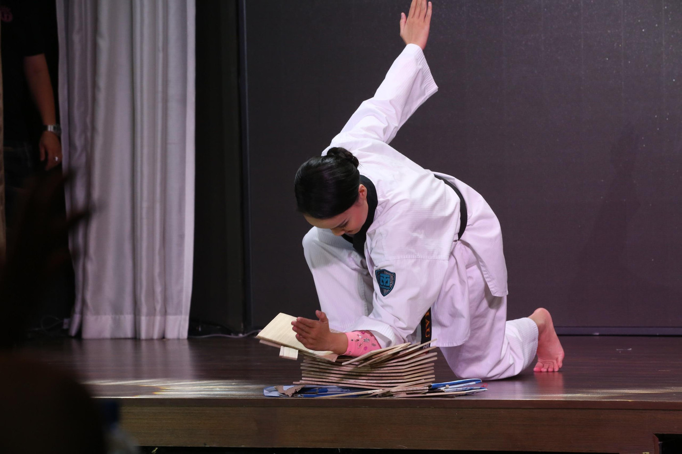 Thí sinh Lê Thị Kim Hậu – SBD 132 với tiết mục múa kết hợp võ thuật. Tại cuộc thi, cô được biết đến với biệt danh “kiện tướng taekwondo”. Cô thực hiện các động tác võ chuyên nghiệp, mạnh mẽ.