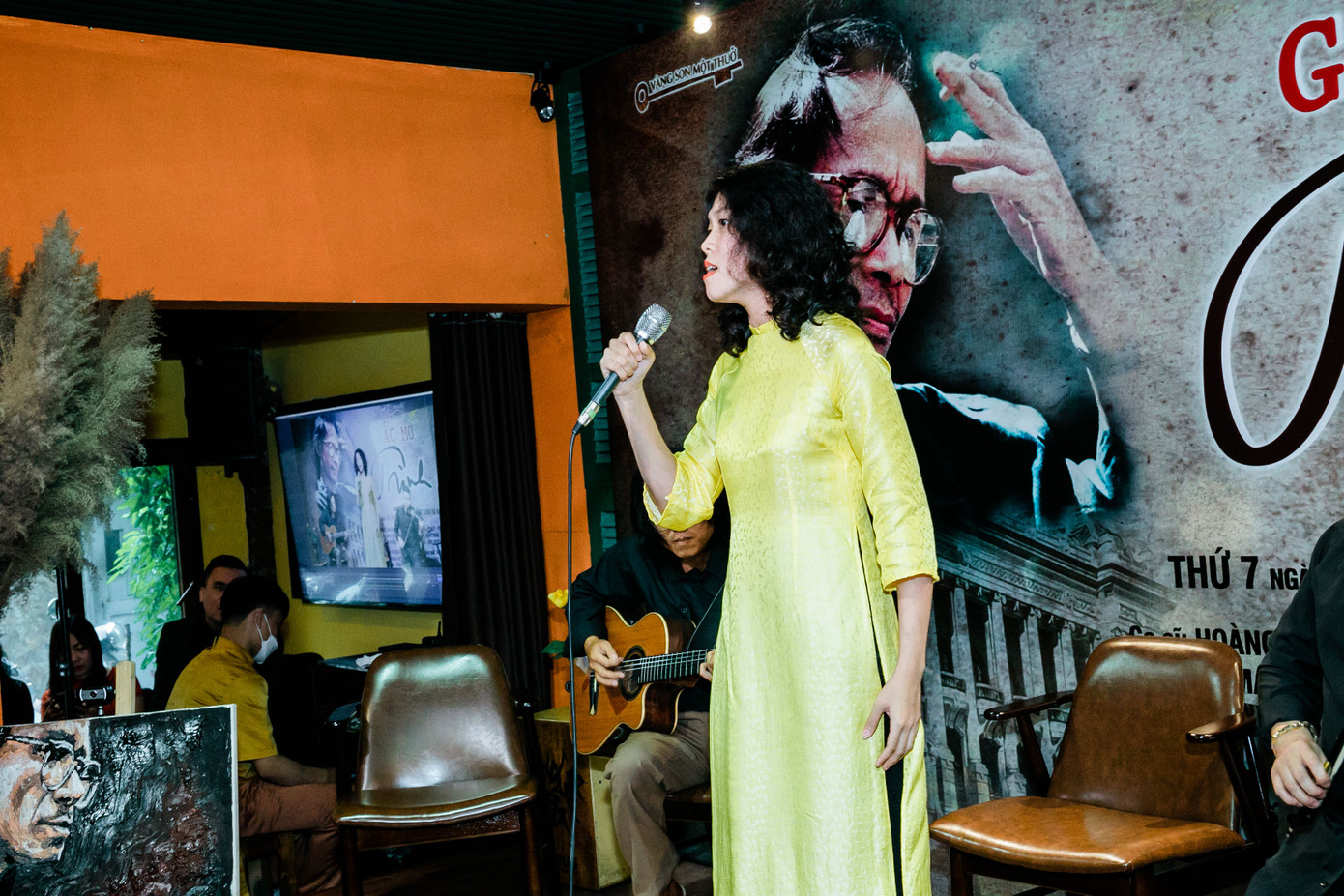 Lối hát nhạc Trịnh mộc mạc, trong sáng và nội lực của Hoàng Trang được nhiều khán giả yêu thích. Ảnh: BTC. Lối hát nhạc Trịnh mộc mạc, trong sáng và nội lực của Hoàng Trang được nhiều khán giả yêu thích. Ảnh: BTC.