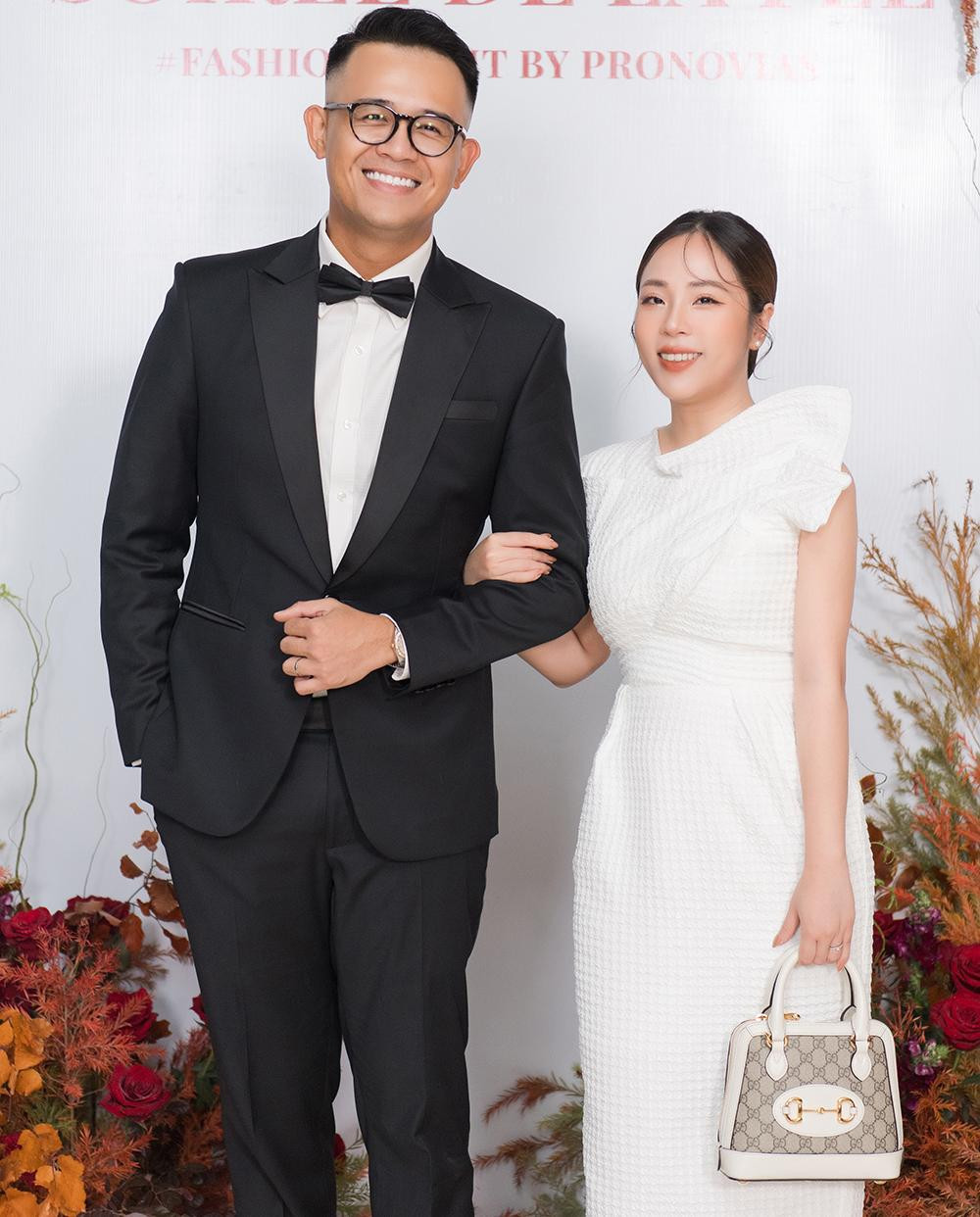 MC Đức Bảo và vợ tham dự sự kiện.