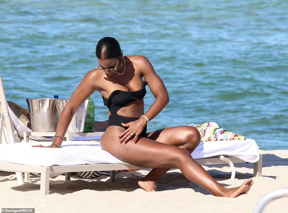 Giọng ca đình đám của làng nhạc Mỹ cũng từng sang Việt Nam biểu diễn vào năm 2014.