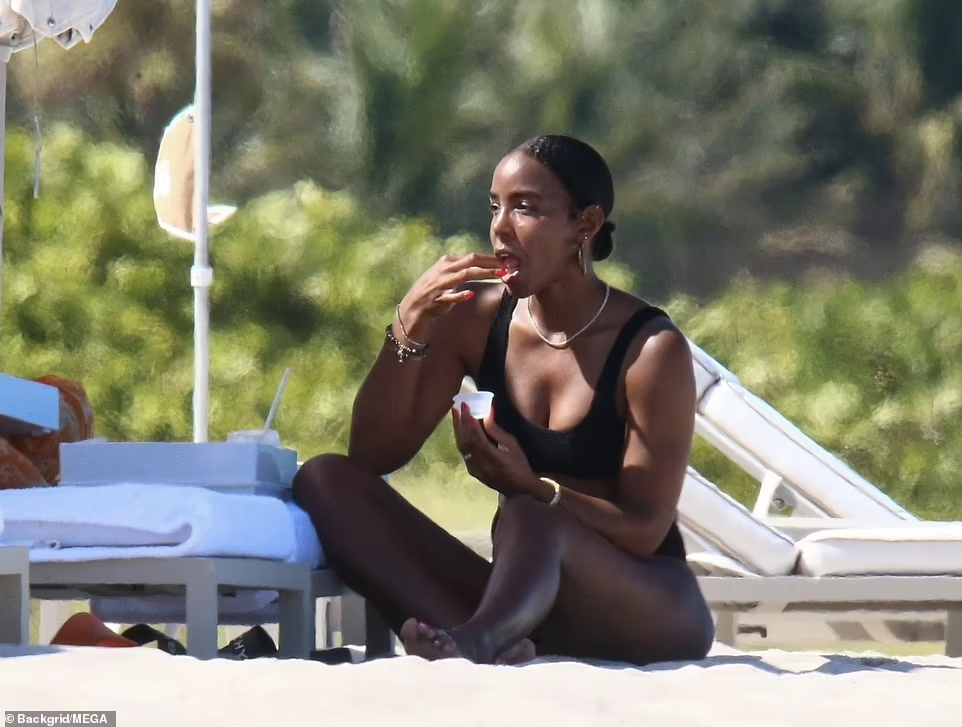 Cựu thành viên nhóm nhạc thành công nhất mọi thời đại Destiny's Child trông trẻ trung hơn so với tuổi 41.